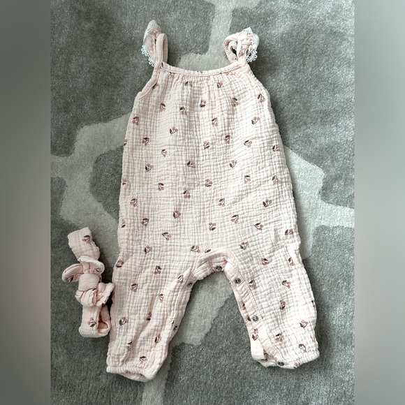 Emily and Oliver Baby Jumper with Bow 🍒 - Picture 2 of 6